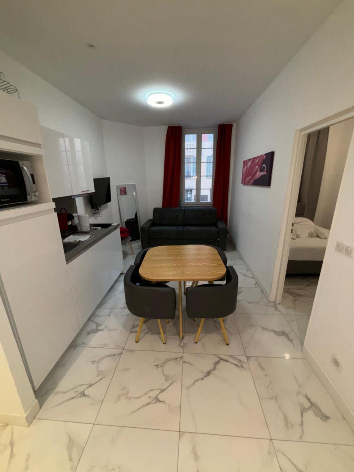 Appartement 4 Couchages Idealement Place Promenade Des Anglais / Cours Saleya Nice Extérieur photo